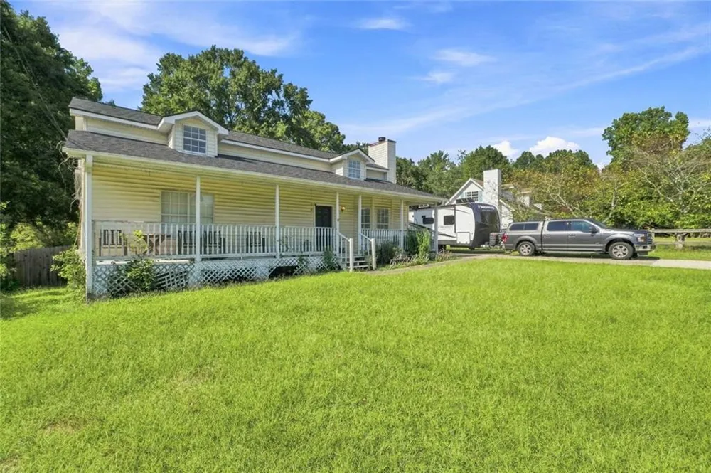 2152 Red Rose Lane Loganville, GA 30052