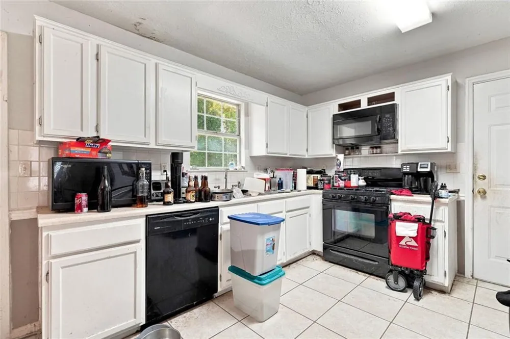 2152 Red Rose Lane Loganville, GA 30052