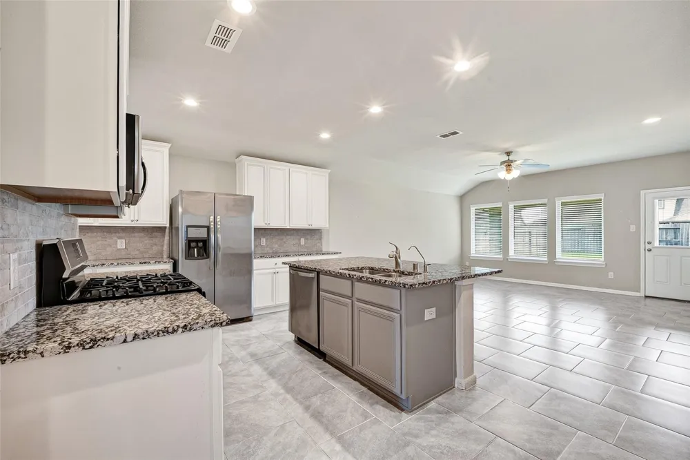 4315 Stillwater Valley Court Missouri City, TX 77459