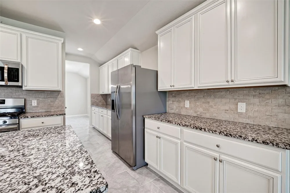 4315 Stillwater Valley Court Missouri City, TX 77459