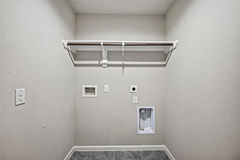 4315 Stillwater Valley Court Missouri City, TX 77459