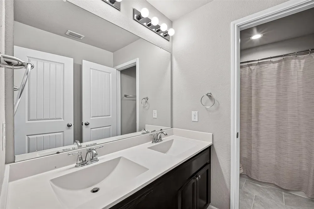 4315 Stillwater Valley Court Missouri City, TX 77459