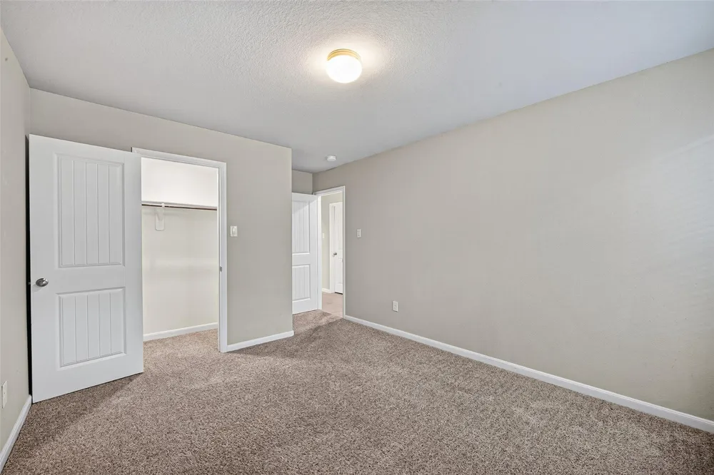 4315 Stillwater Valley Court Missouri City, TX 77459