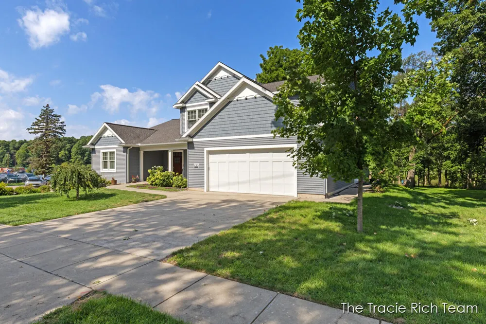 269 Main Street Rockford, MI 49341