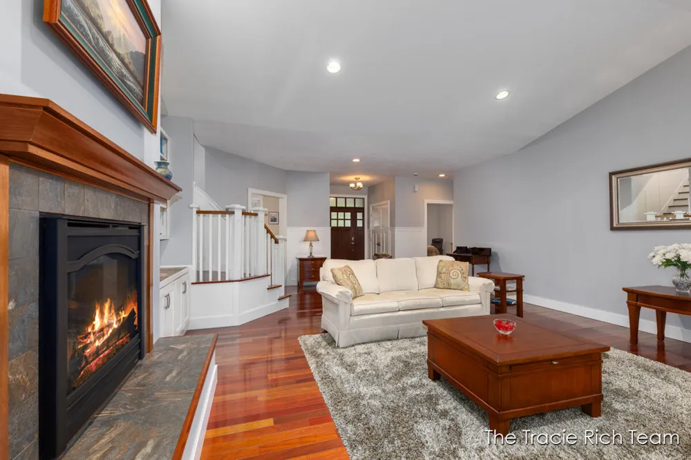 269 Main Street Rockford, MI 49341