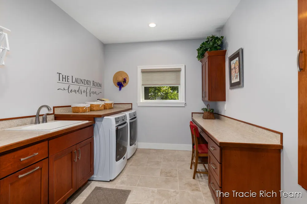 269 Main Street Rockford, MI 49341