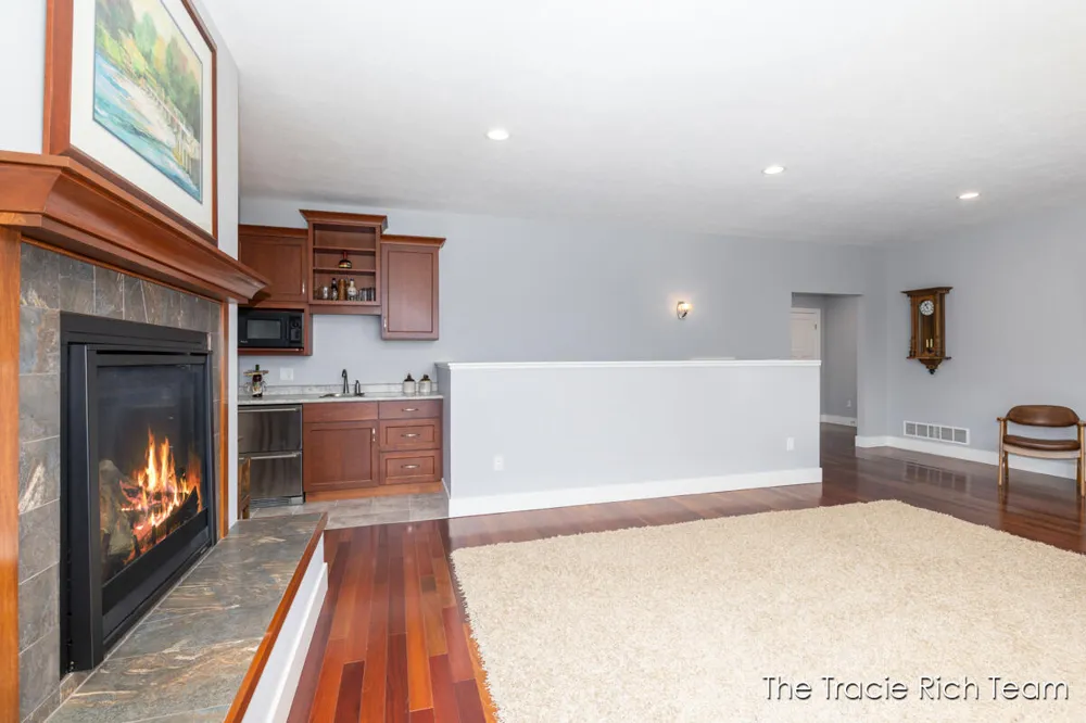 269 Main Street Rockford, MI 49341