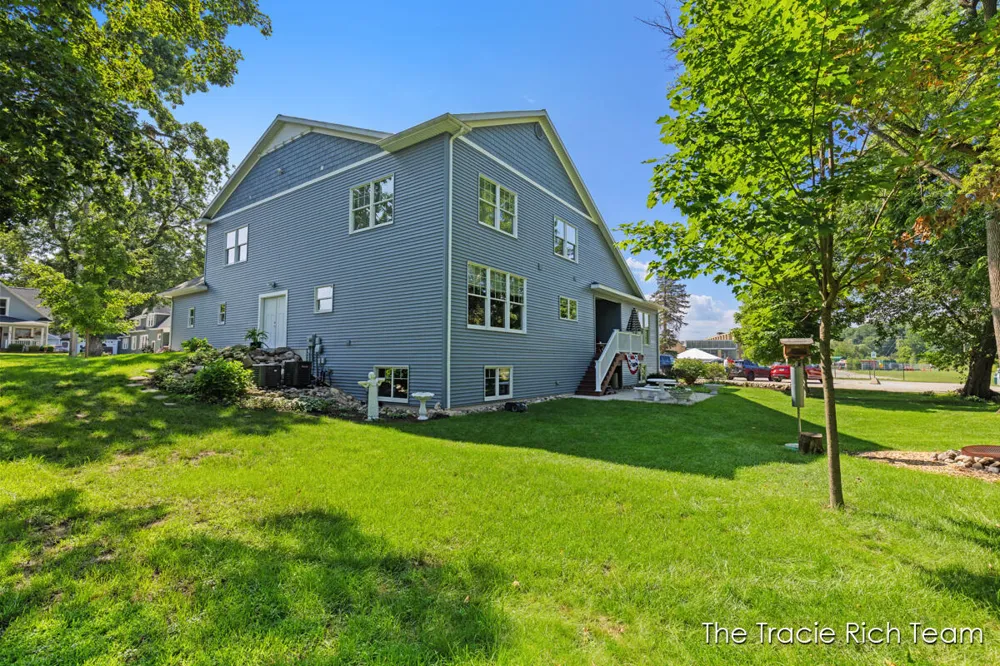 269 Main Street Rockford, MI 49341
