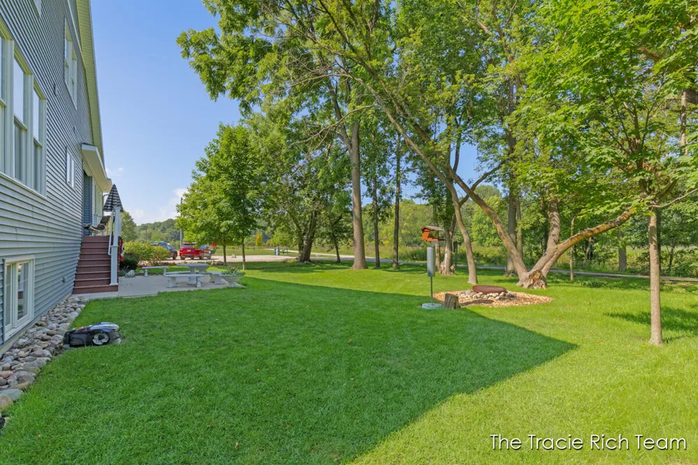 269 Main Street Rockford, MI 49341