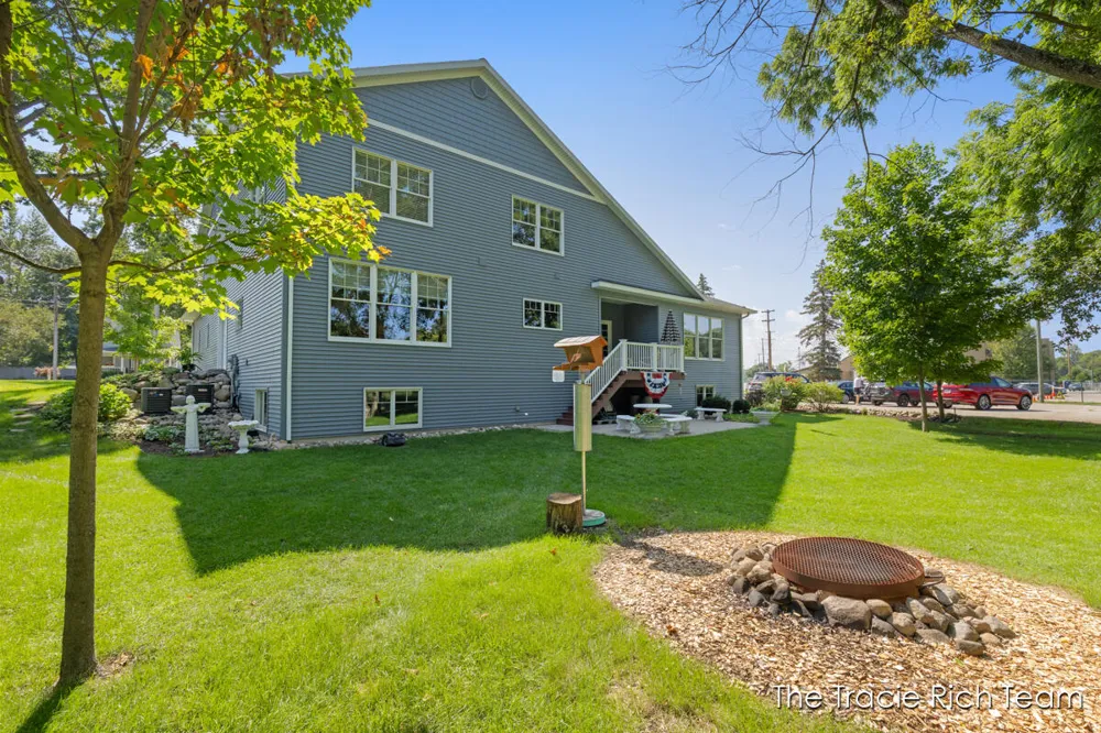 269 Main Street Rockford, MI 49341
