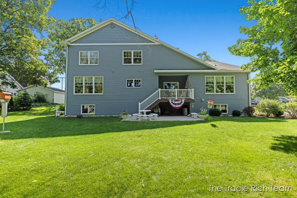 269 Main Street Rockford, MI 49341