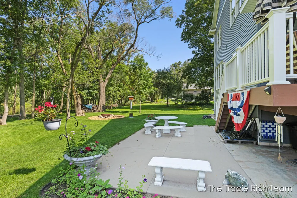 269 Main Street Rockford, MI 49341