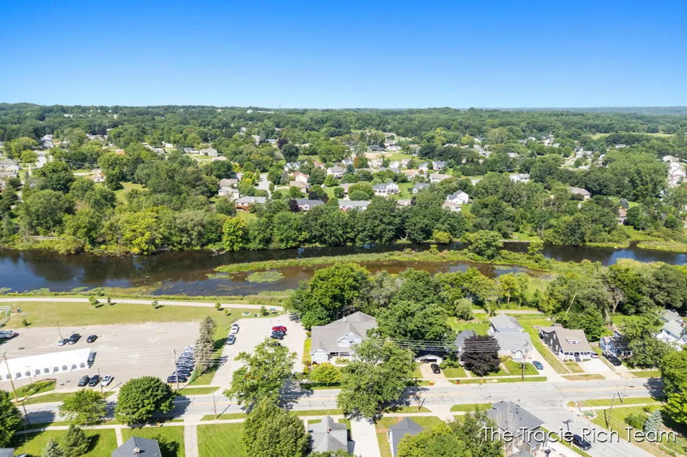 269 Main Street Rockford, MI 49341