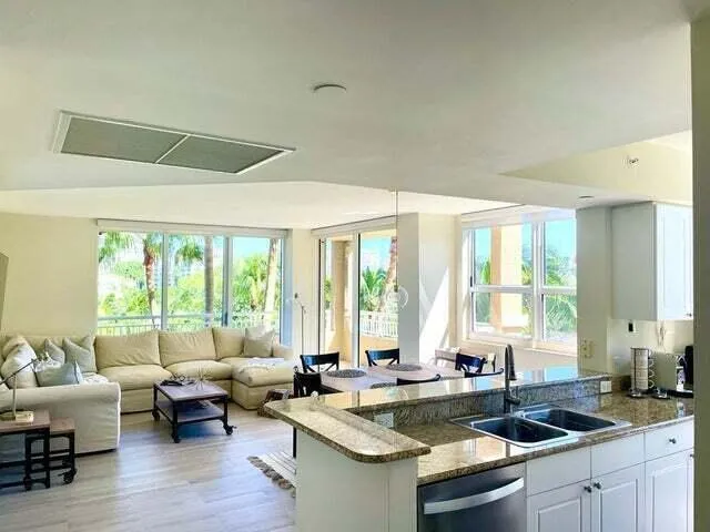 19501 W Country Club Drive #414 Aventura, FL 33180