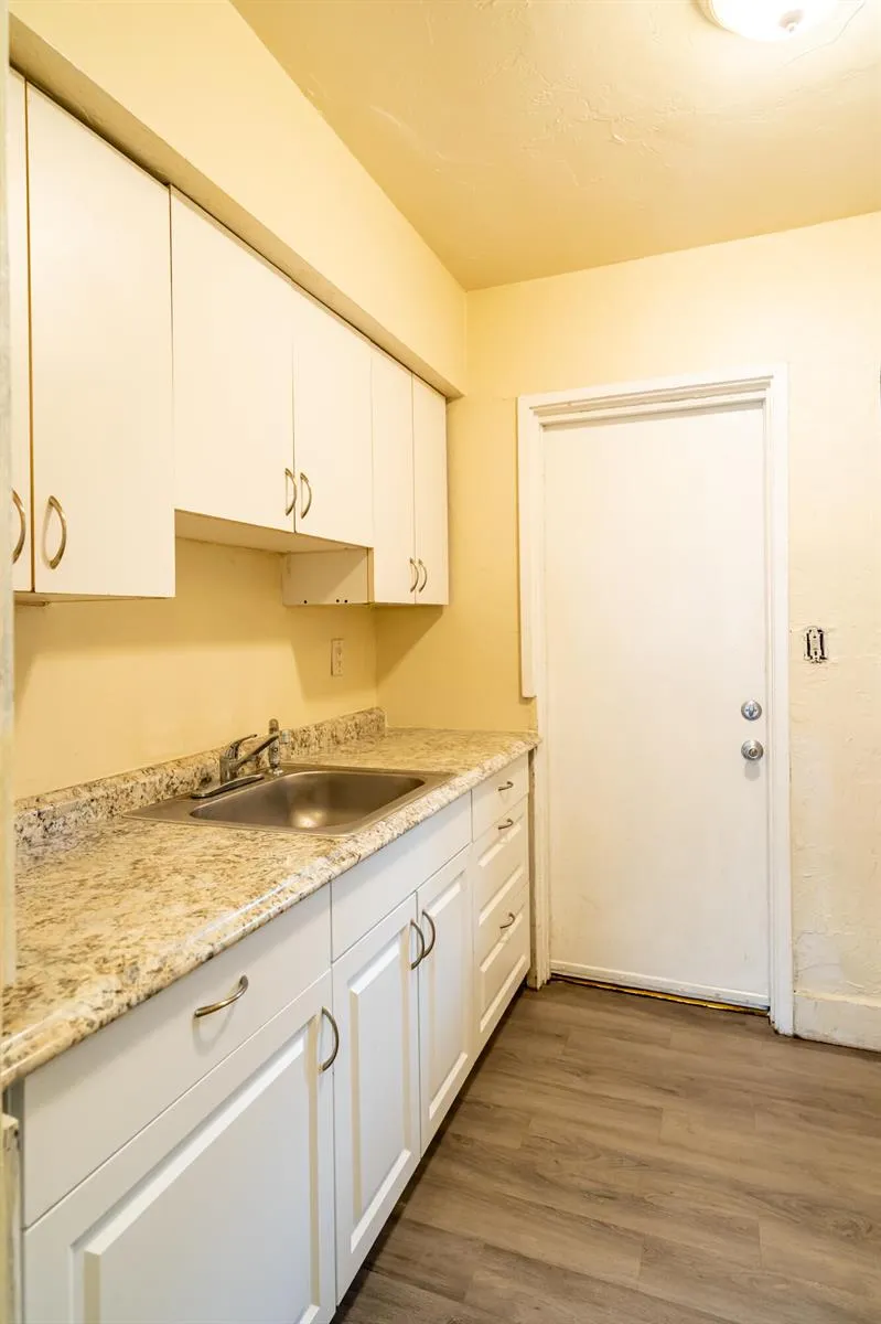 533 NE 2ND AVENUE Fort Lauderdale, FL 33301