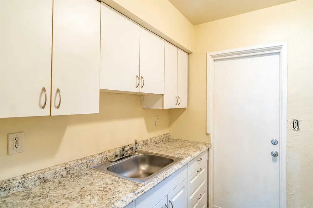 533 NE 2ND AVENUE Fort Lauderdale, FL 33301