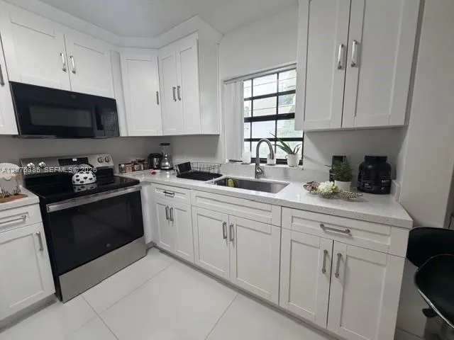 201 Freedom Ct #201 Deerfield Beach, FL 33442