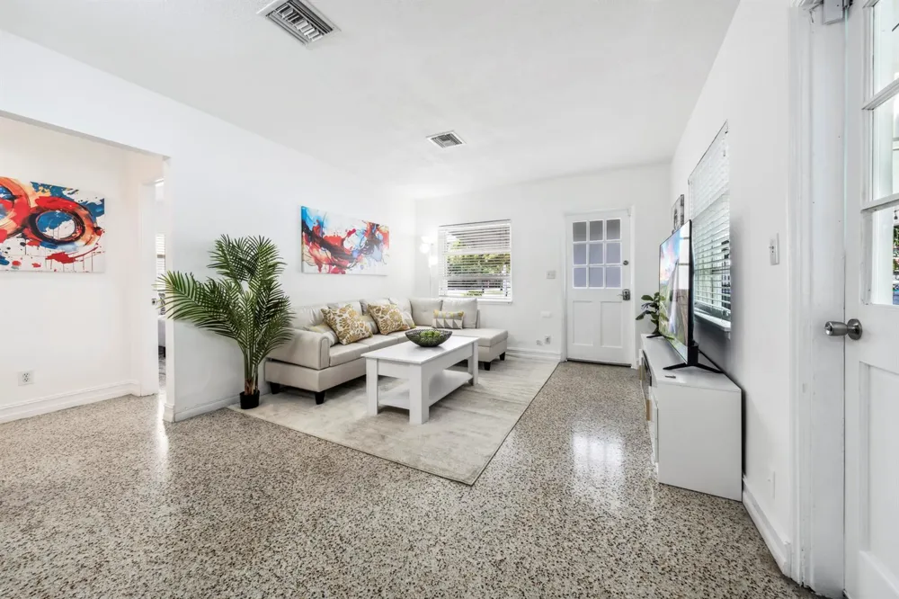 1420 MIAMI ROAD #C Fort Lauderdale, FL 33316