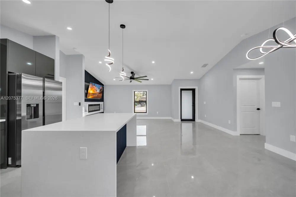 1111 NE 19th ave Cape Coral, FL 33909