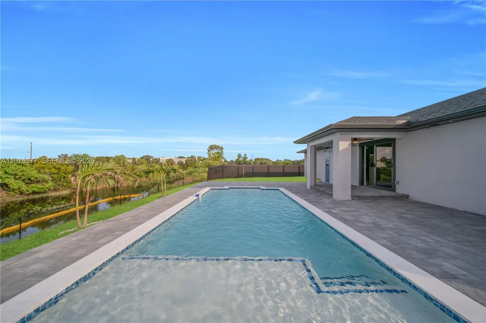 1111 NE 19th ave Cape Coral, FL 33909