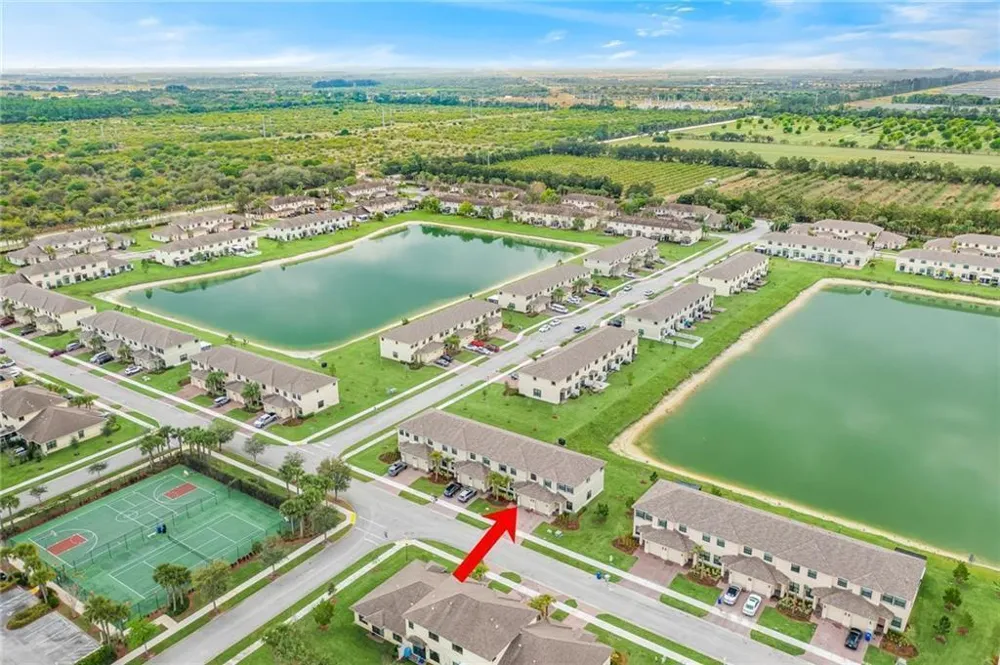 10032 W VILLA CIRCLE Vero Beach, FL 32966