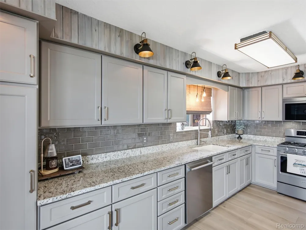 12067 Torrey Road Fenton Charter Township, MI 48430