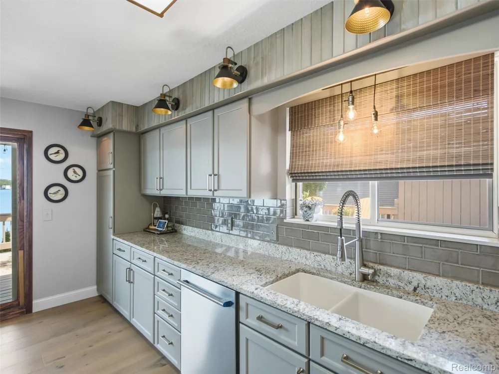 12067 Torrey Road Fenton Charter Township, MI 48430