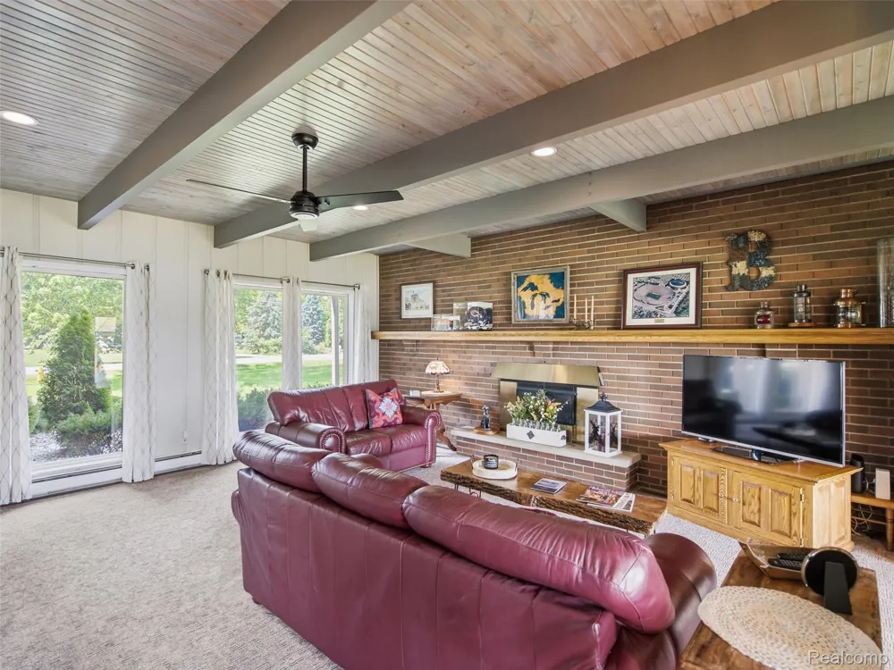 12067 Torrey Road Fenton Charter Township, MI 48430