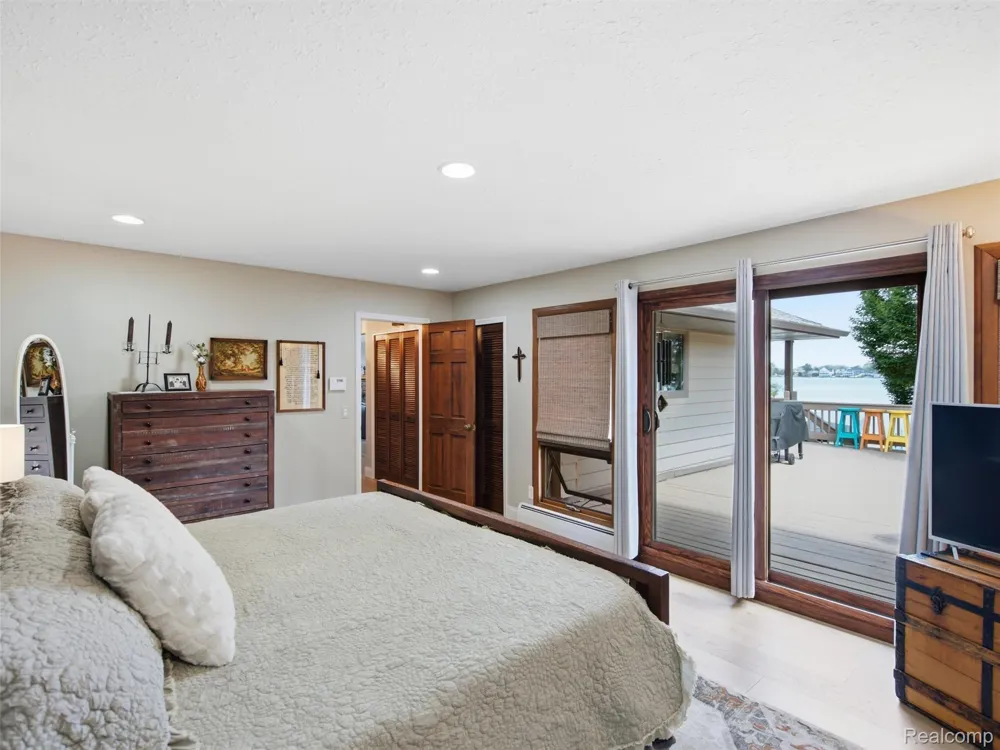 12067 Torrey Road Fenton Charter Township, MI 48430