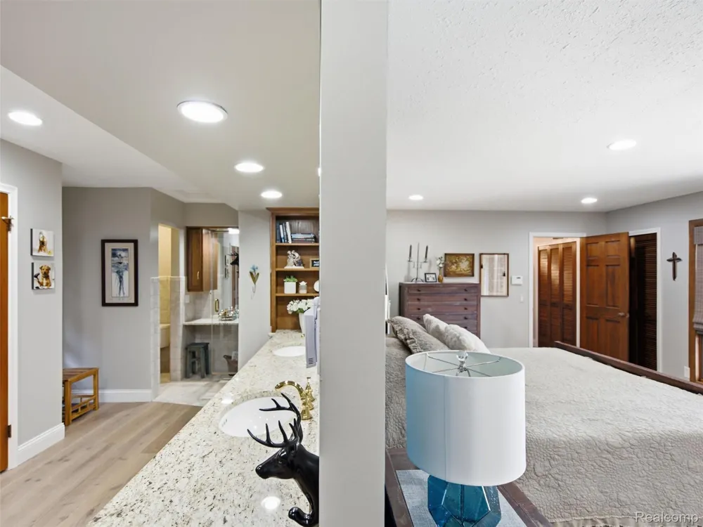 12067 Torrey Road Fenton Charter Township, MI 48430
