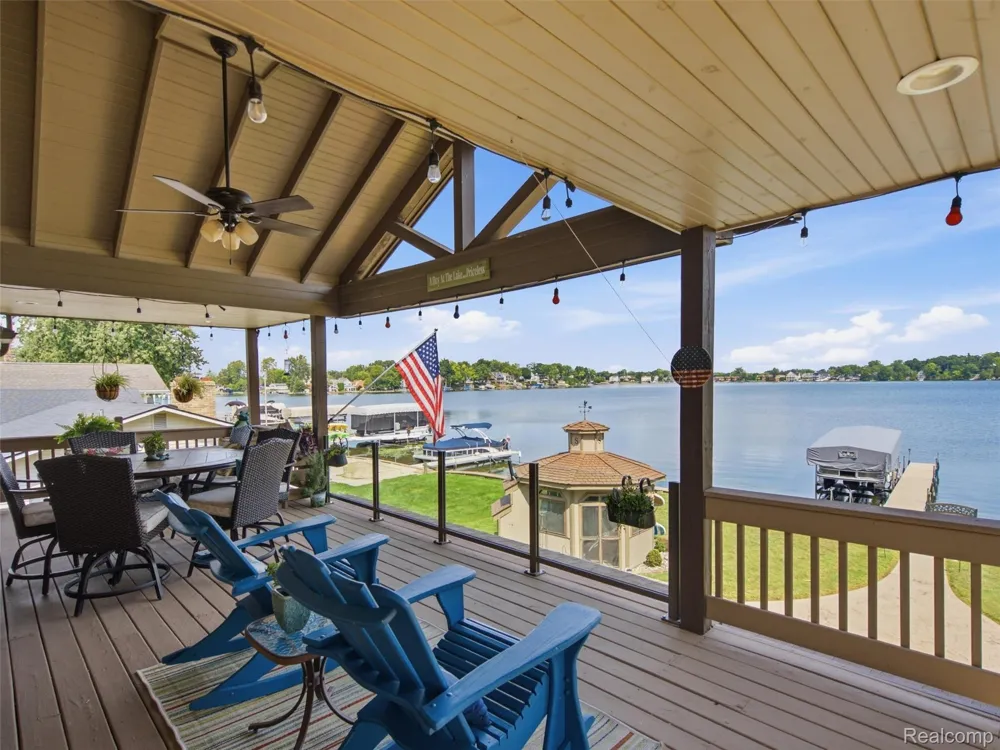 12067 Torrey Road Fenton Charter Township, MI 48430