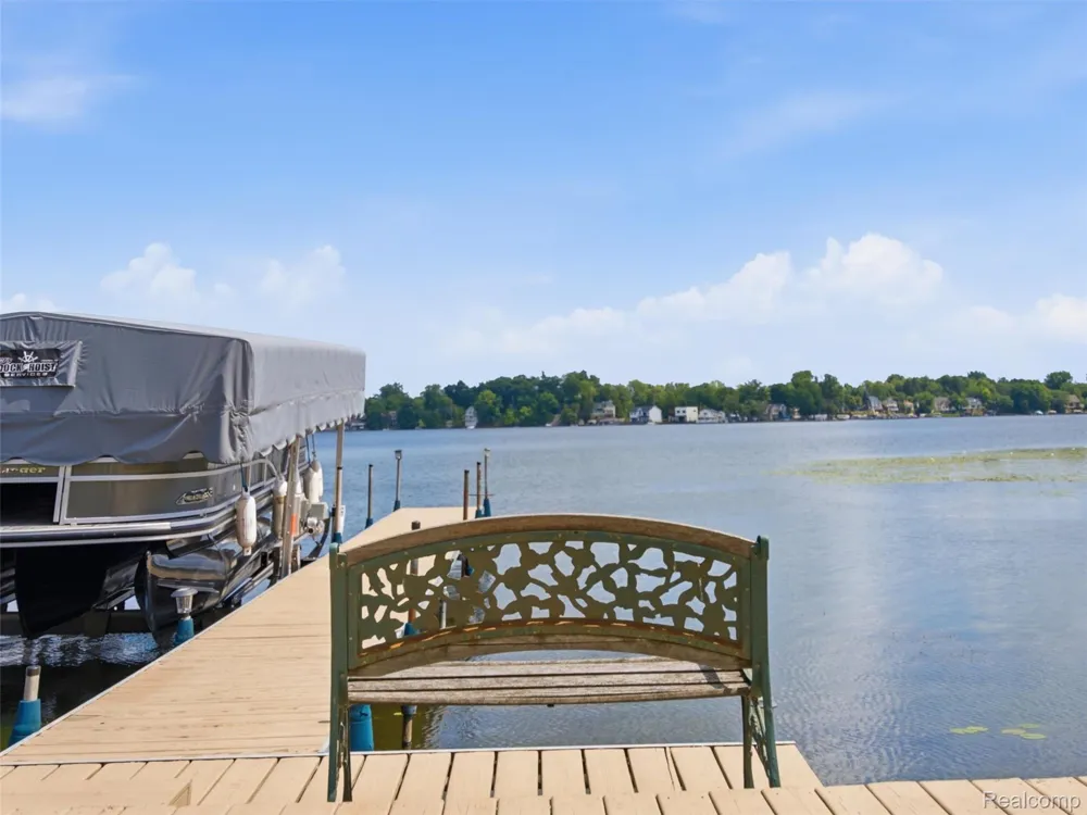 12067 Torrey Road Fenton Charter Township, MI 48430