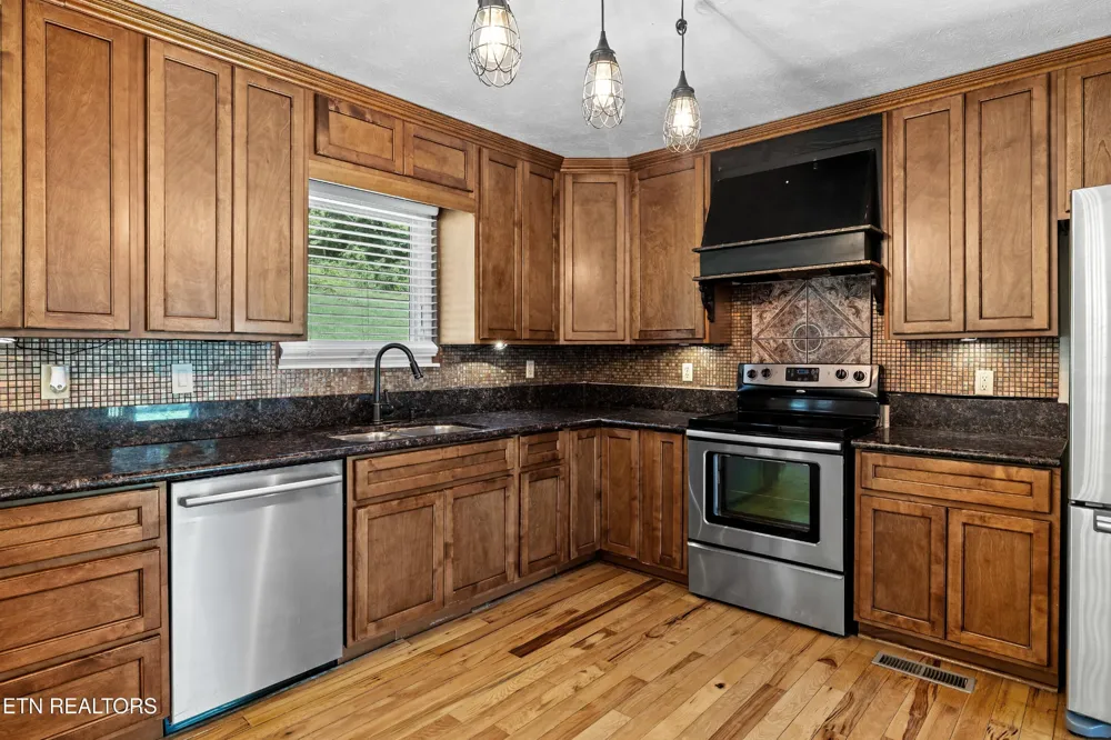 710 Beard Valley Rd Maynardville, TN 37807