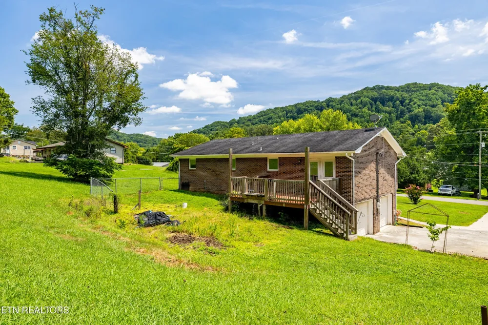 710 Beard Valley Rd Maynardville, TN 37807