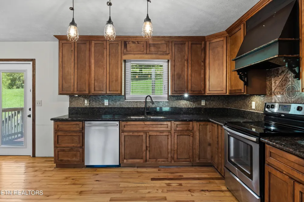 710 Beard Valley Rd Maynardville, TN 37807