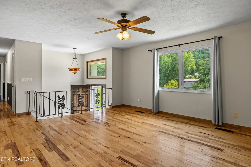 710 Beard Valley Rd Maynardville, TN 37807