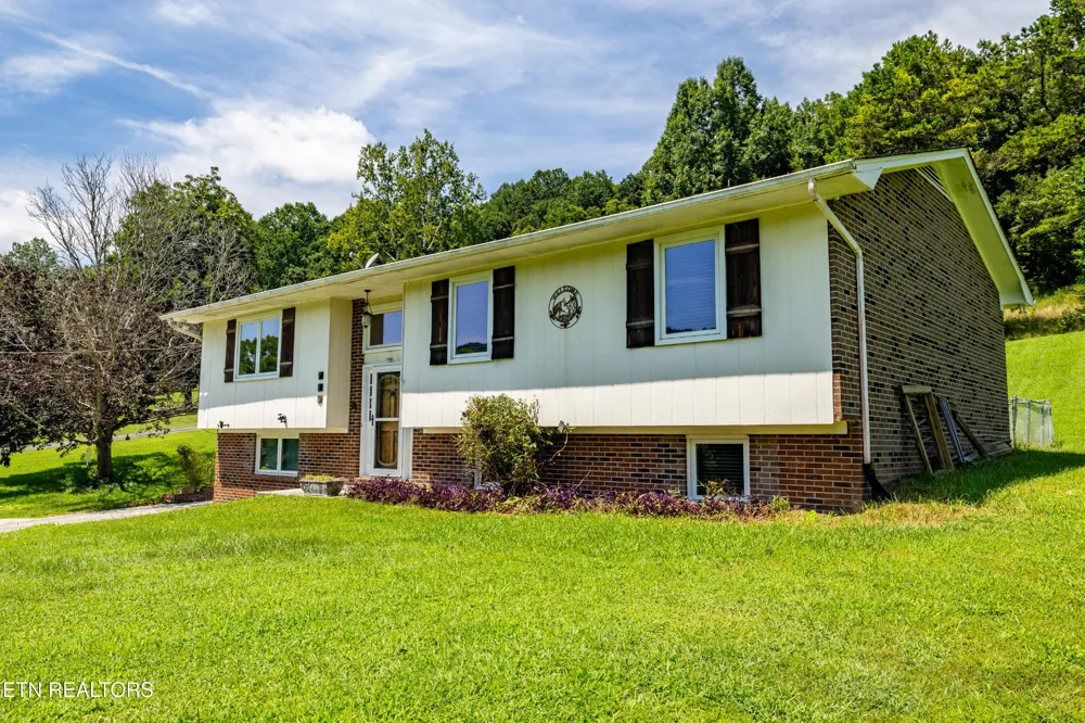 710 Beard Valley Rd Maynardville, TN 37807