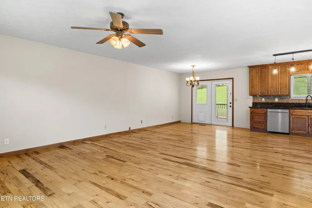 710 Beard Valley Rd Maynardville, TN 37807