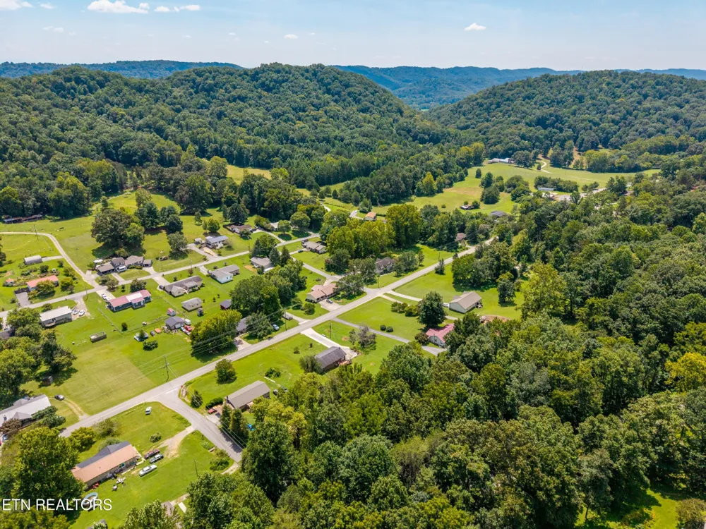 710 Beard Valley Rd Maynardville, TN 37807