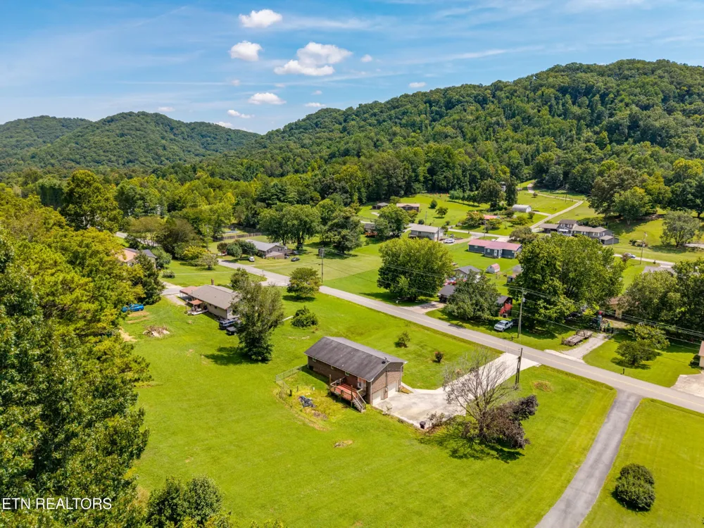 710 Beard Valley Rd Maynardville, TN 37807