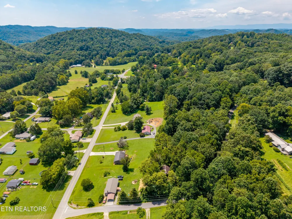 710 Beard Valley Rd Maynardville, TN 37807