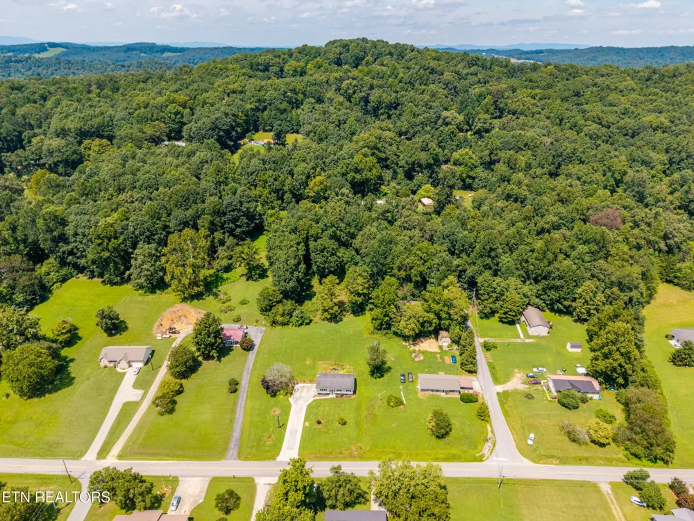 710 Beard Valley Rd Maynardville, TN 37807