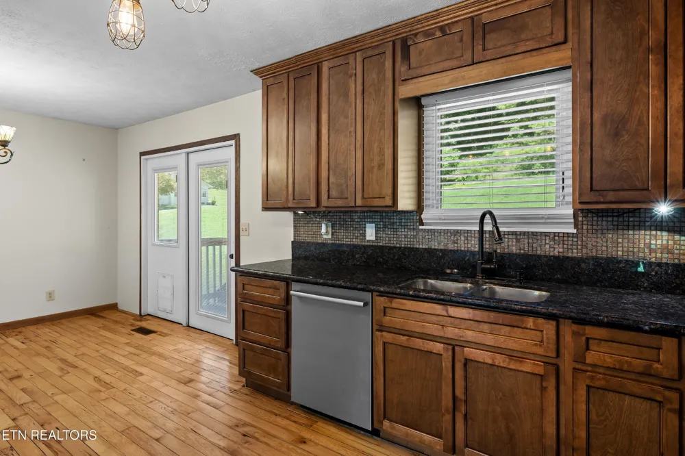 710 Beard Valley Rd Maynardville, TN 37807