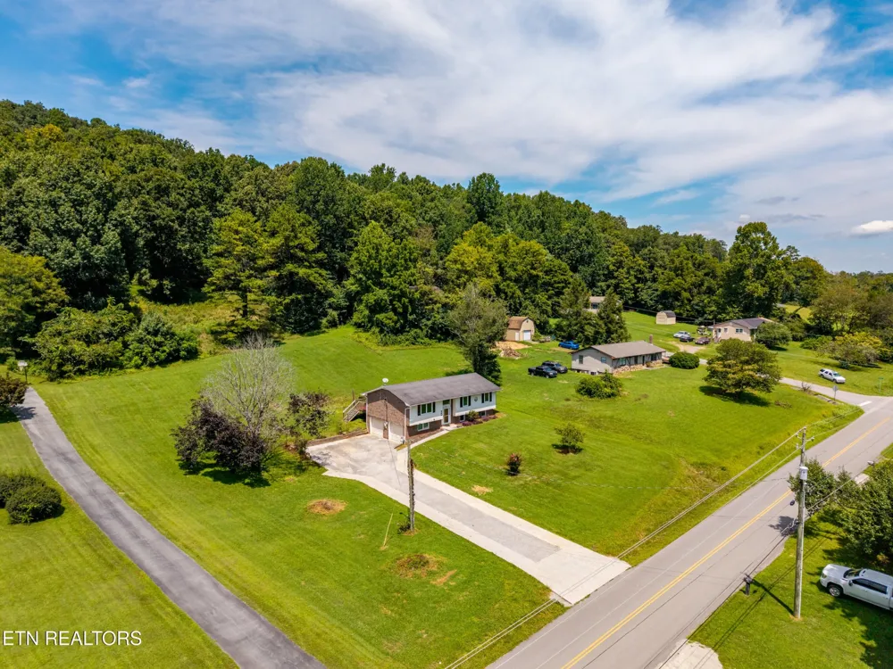 710 Beard Valley Rd Maynardville, TN 37807