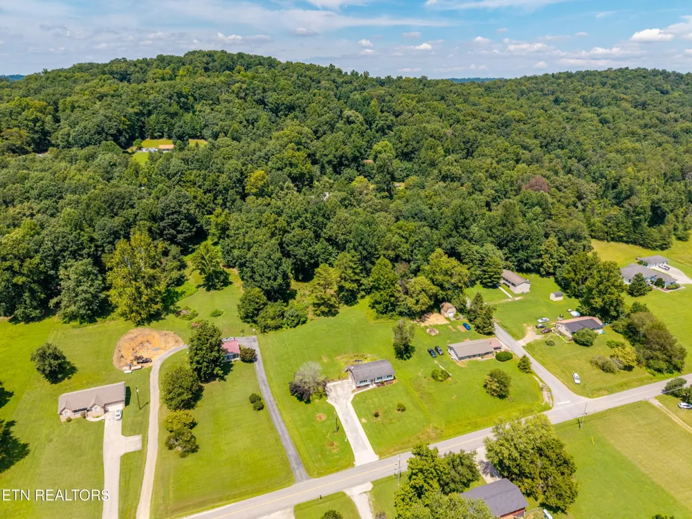 710 Beard Valley Rd Maynardville, TN 37807