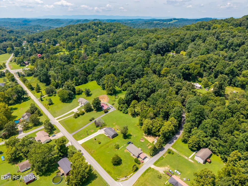 710 Beard Valley Rd Maynardville, TN 37807