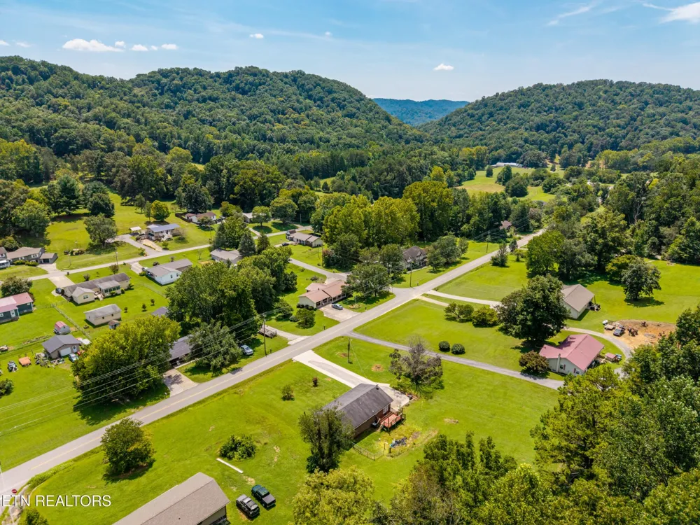 710 Beard Valley Rd Maynardville, TN 37807