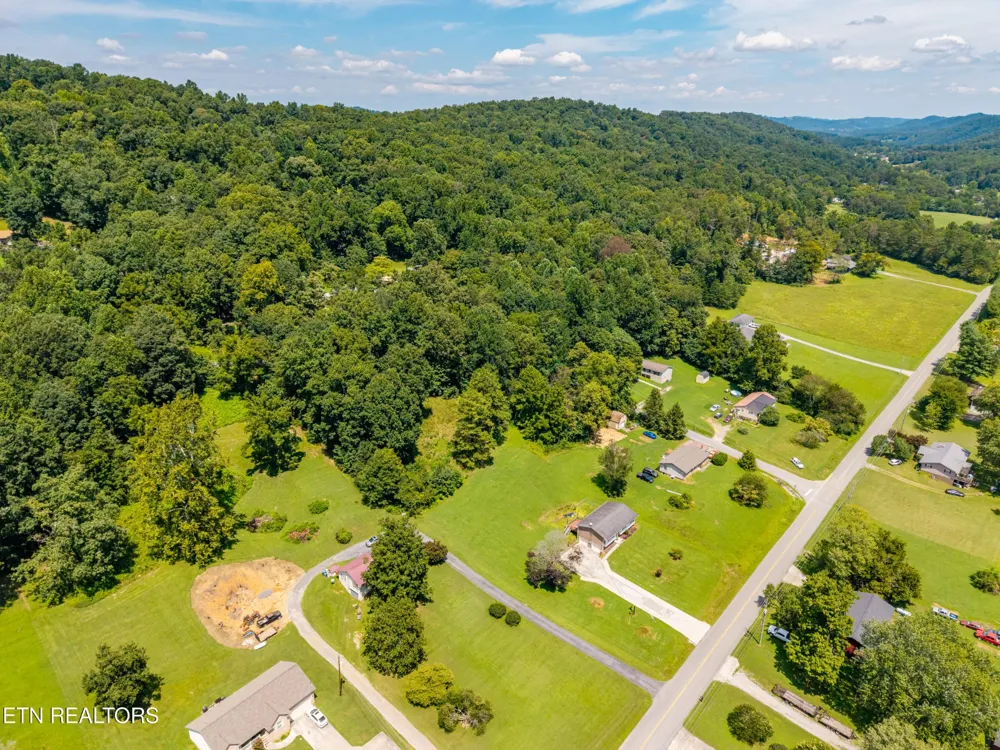 710 Beard Valley Rd Maynardville, TN 37807
