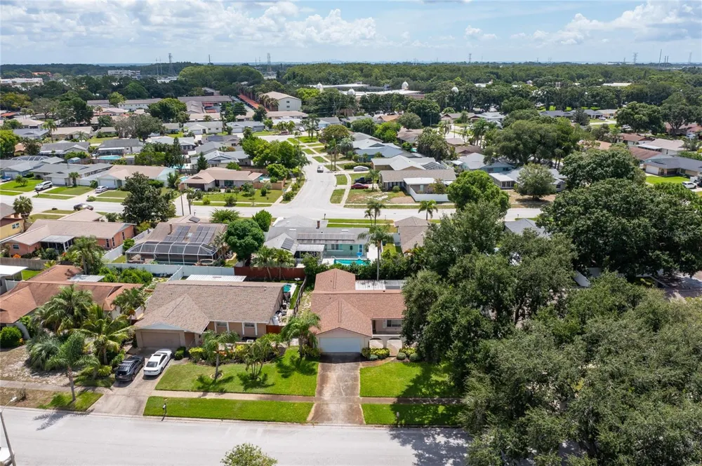 2419 TIMBERCREST CIRCLE W Clearwater, FL 33763