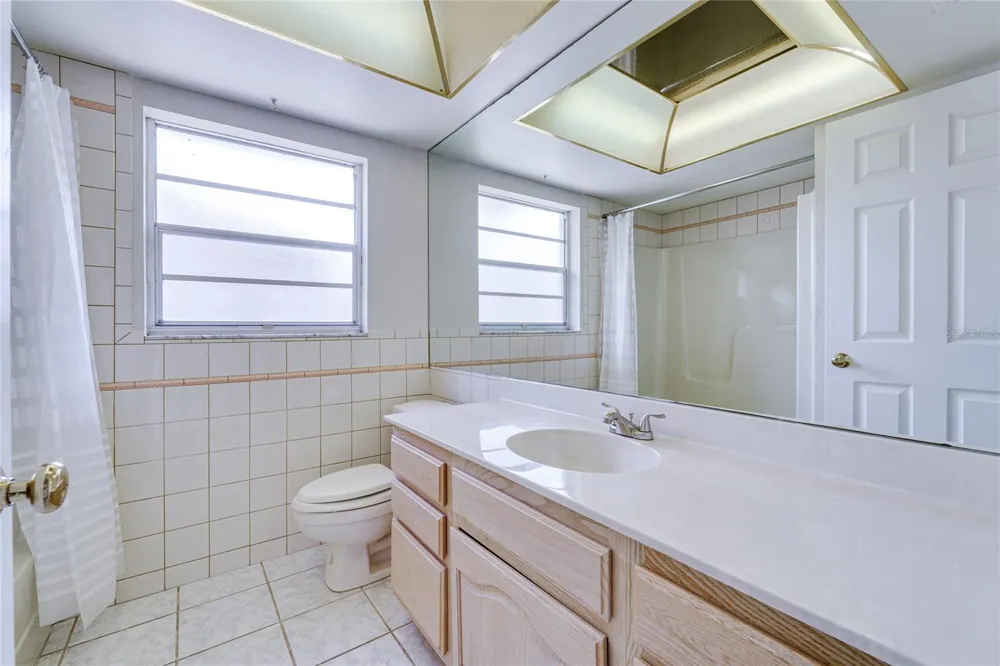 2419 TIMBERCREST CIRCLE W Clearwater, FL 33763